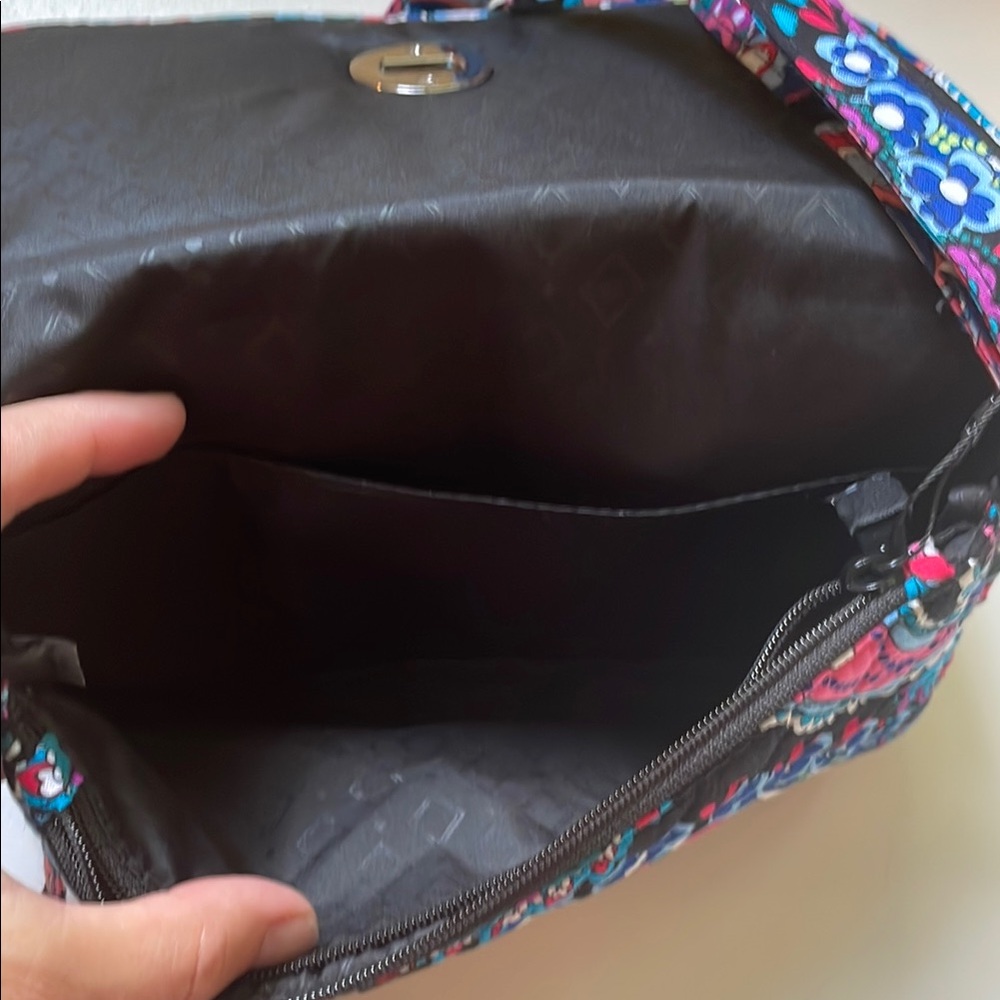 Vera Bradley Turnlock Crossbody Haymarket Paisley NWT - Picture 5 of 12
